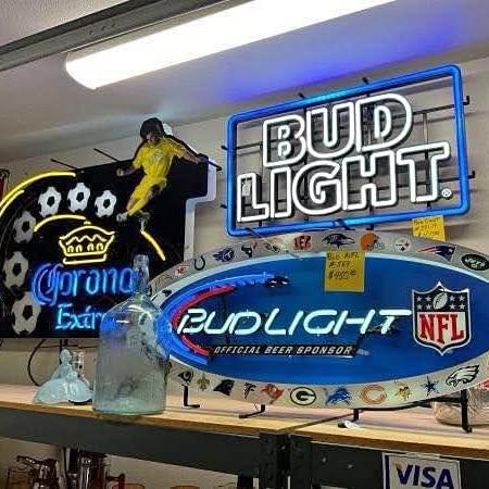 Beer Signs, Antiques & Collectables