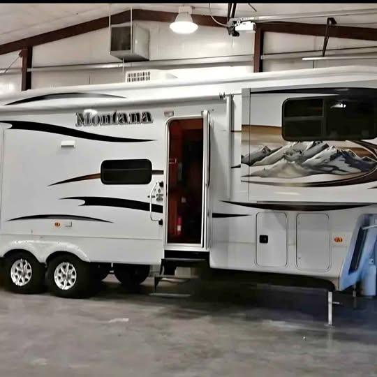 2011 Keystone Montana 3750fl