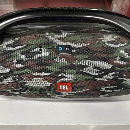 JBL BOOMBOX