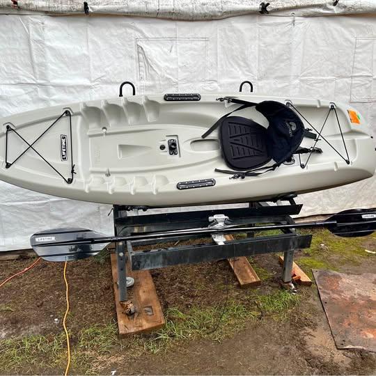 ￼8’5”. Lifetime hydros, angler fishing kayak with added aftermarket seat, kayak track, flush mount f
