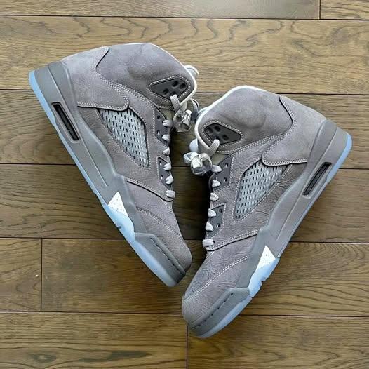 Jordan 5 RetroWolf Grey (2026)