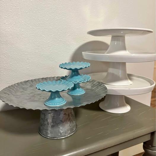 Cake plates