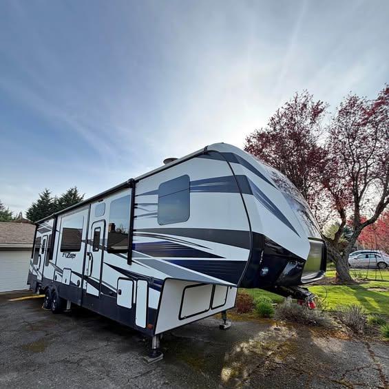 2019 Keystone Fuzion