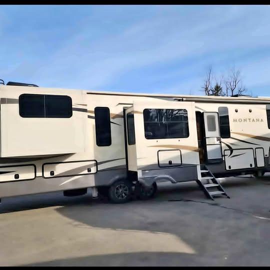 Keystone Montana 5th Wheel