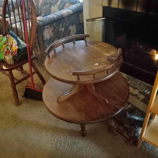 Round dual level cofee/side table