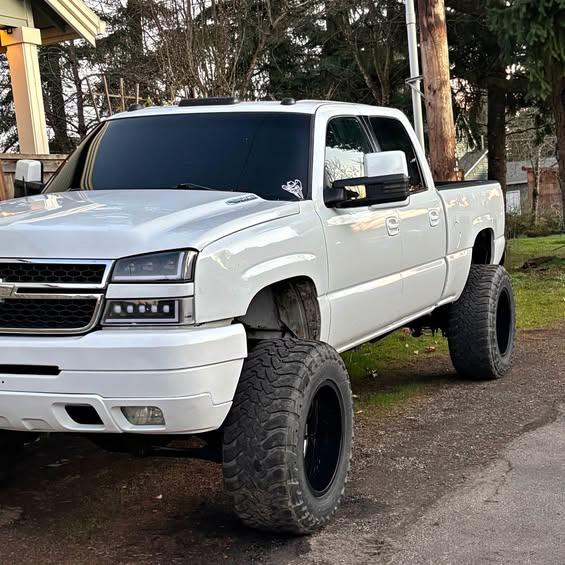 2003 Chevrolet 2500 HD Extended Cab · Short Bed