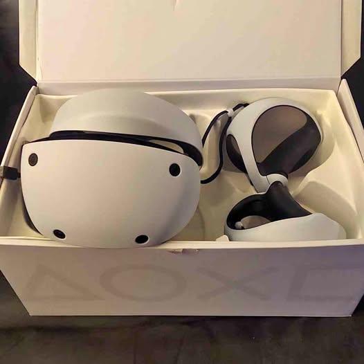 Playstation VR2 Ps5 Headset + 2 Controllers