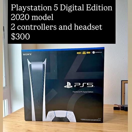 Playstation 5 Digital Edition 2020 + 2 Controllers & Headset
