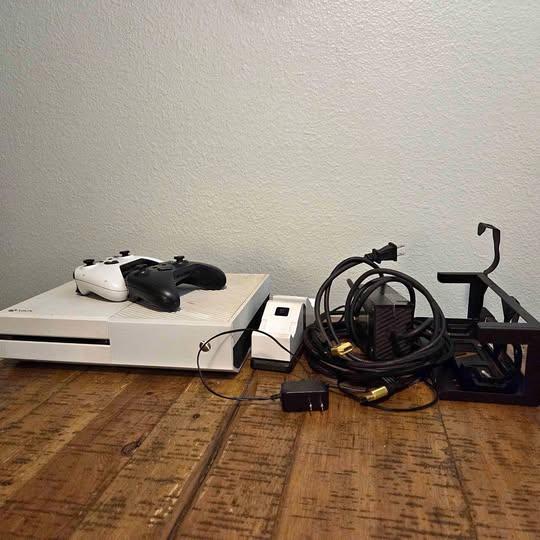 Xbox one bundle *Read Description*