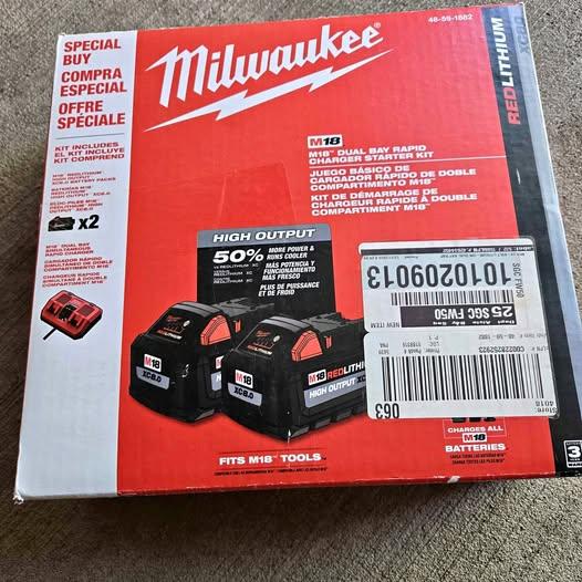 Milwaukee M18 rapid dual charger with 2 battery 8 Ah