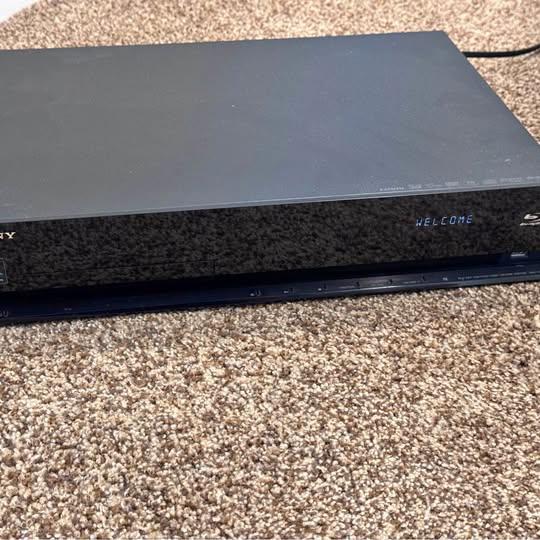 Sony HBD-E370 CD/DVD/SACD Player
