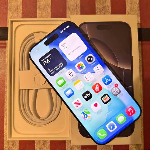 Apple iPhone 16 Pro 128gb Black Titanium Unlocked