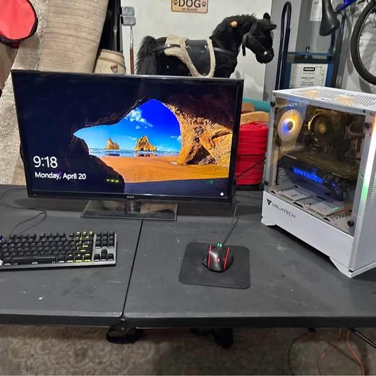 Gaming PC Setup RTX 2080 Ti | 32GB RAM | Ryzen 5 | RGB + Monitor, Corsair Keyboard & Mouse – $700 OB
