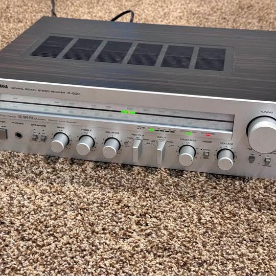 Yamaha R-500 Stereo Receiver