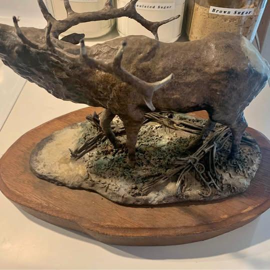 Bronze Bull elk sculpture by Bernie Jestrabek-Hart.