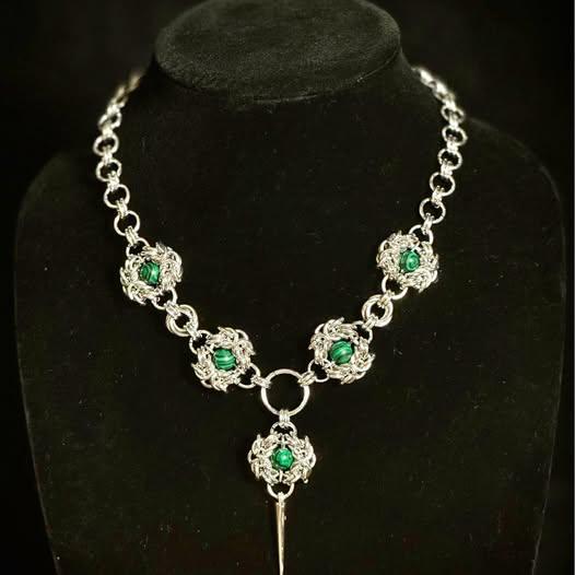 Chainmail and Malachite Bead Necklace