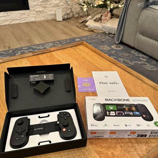NEW Backbone One Mobile Gaming Controller for iPhone black BB-02