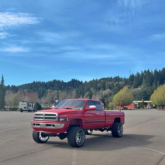 2001 Dodge Ram 2500 · Long Bed