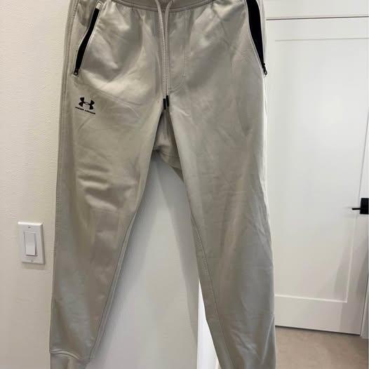 Under Armour Men's Sportstyle Joggers - new without tag, size small