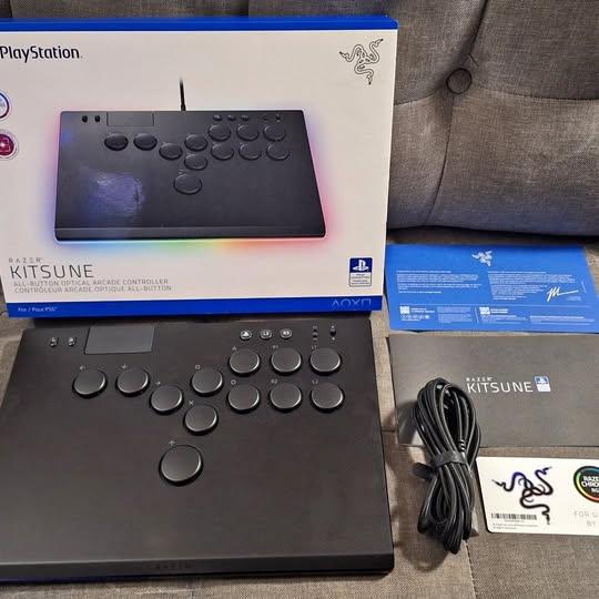 Razer Kitsune All-Button Arcade Controller for Sony PlayStation 5 & PC CIB Box, Controller, Cable