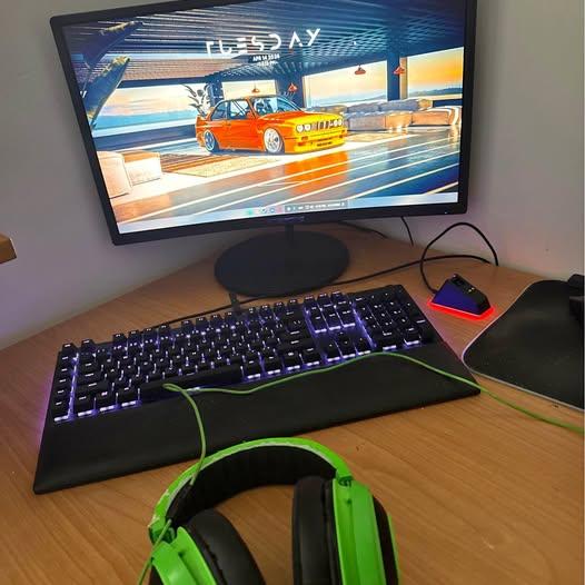 Gaming PC Setup RTX 3080 + i5-12600KF + Monitor