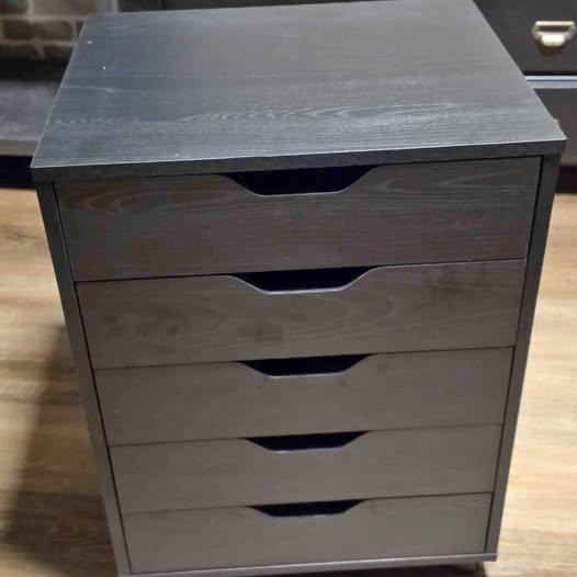 Storage cabinet