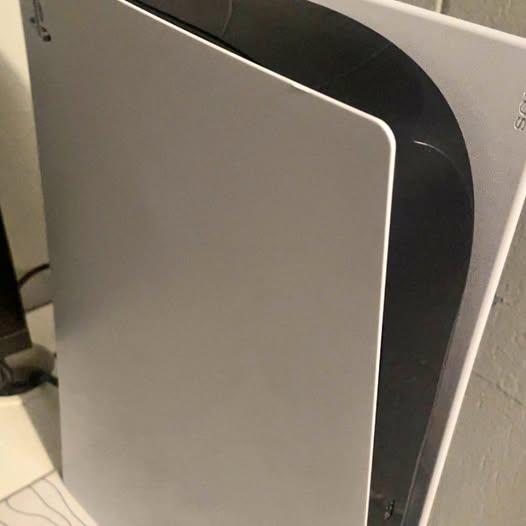 Ps5 for trade looking for Xbox x