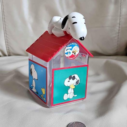 Vintage Snoopy and Woodstock plastic storage box, 50th Peanut Celebration.