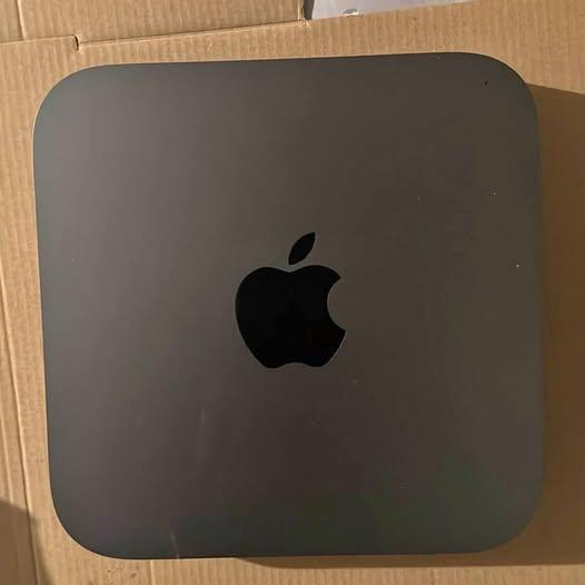 Mac Mini 1 Terabyte storage 8 gig ram