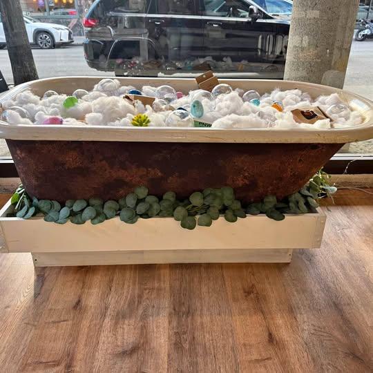 Cast iron tub