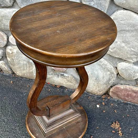 Round end table