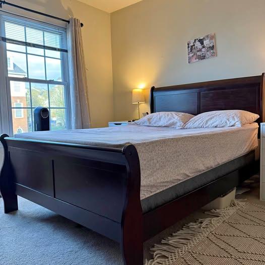 Full bed frame
