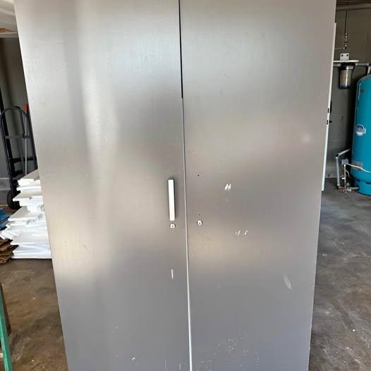 Storage cabinet