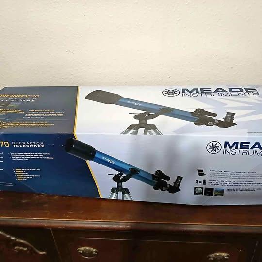 Meade refractor telescope