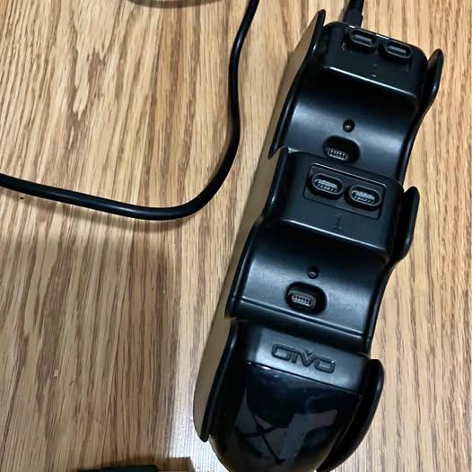 CHARGING STATION
for P5 Controller
Model No.: IV-P5207B