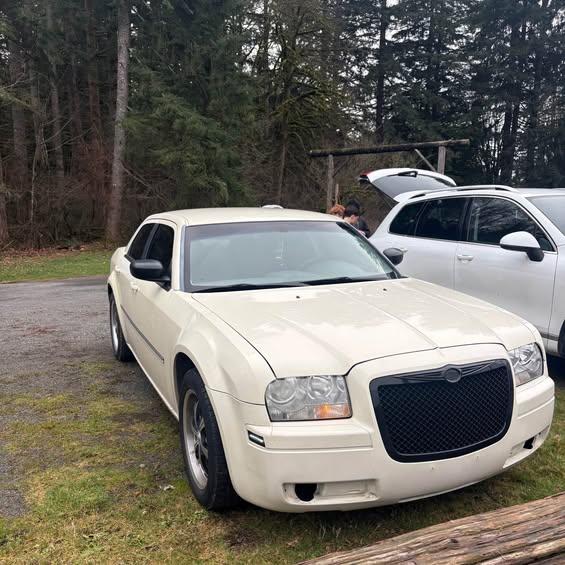 2009 Chrysler 300 · 300 Sedan 4D