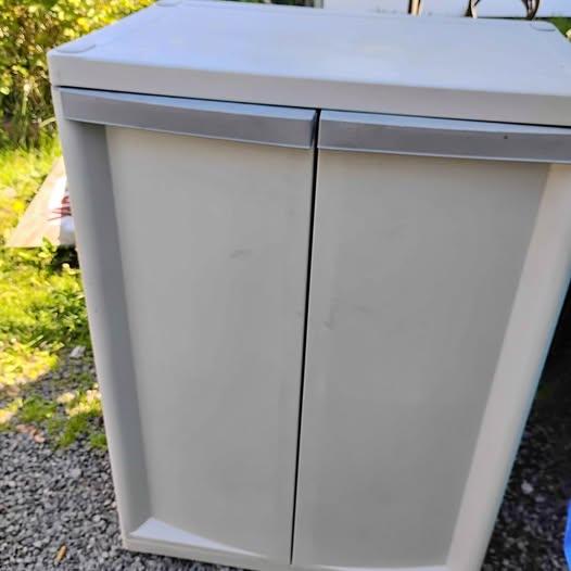 heavy duty 2 shelf utility cabinet