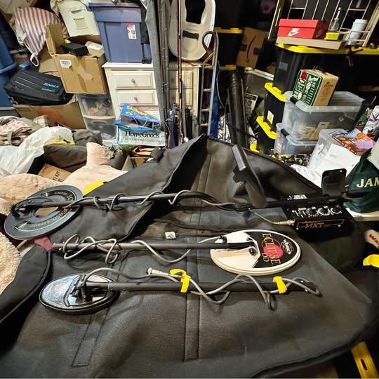 White’s MTX Tracker E-Series Metal Detector