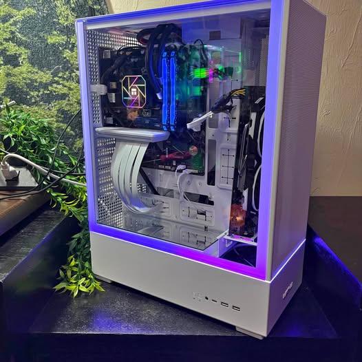 White Gaming PC  w aRGB

– i5-9400F + RX 480 (4g)+ 16GB RGB DDR4 RAM + 1Tb storage