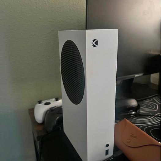Xbox Series S (Flawless condition)