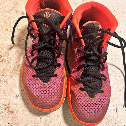 Kyrie Nike Easter used