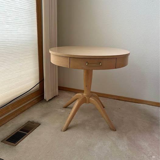 Round wood table