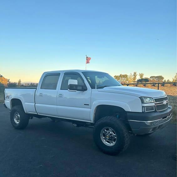 2005 Chevrolet 2500 Crew Cab · Hd 