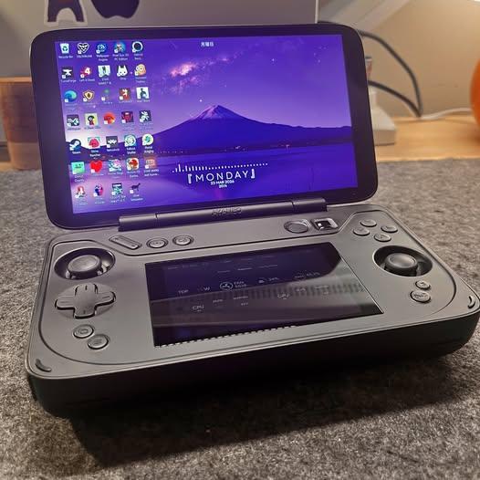 Ayaneo Flip DS Black 2tb 16gb Ryzen 7 7840u/780m GPU
