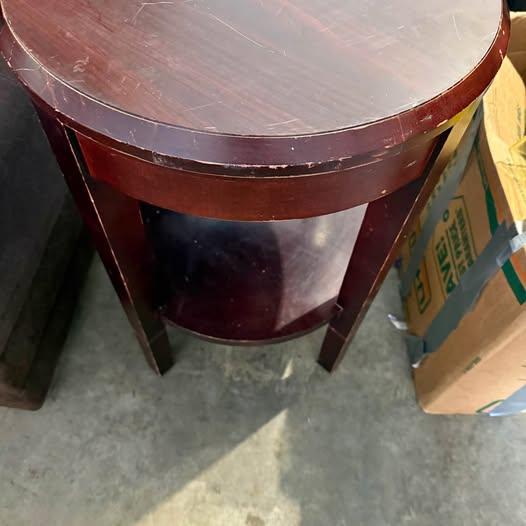 Round end table