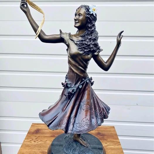 Fine Art Bronze Sculpture by Steven Lloyd Neal, MD PRICE IS FIRM LARGE AND HEAVY FIGURINE