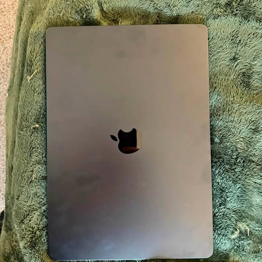 MacBook Air m4 15’ 16gb