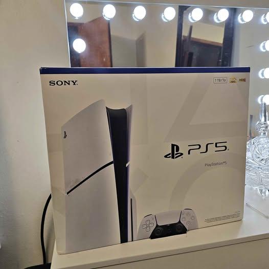 Playstation 5 PS5 1TB Disc New in BOX