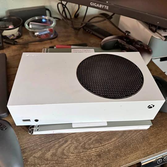 Xbox S Bundle