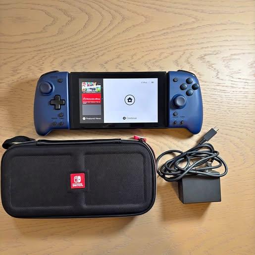 Nintendo Switch Bundle w Case + Charger